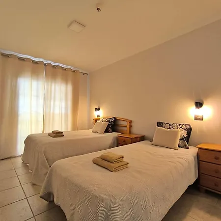 Emilia - Cristianos, Heated Pool, Spacious Terrace, Fibre Net, Tv Channels Los Cristianos (Tenerife)